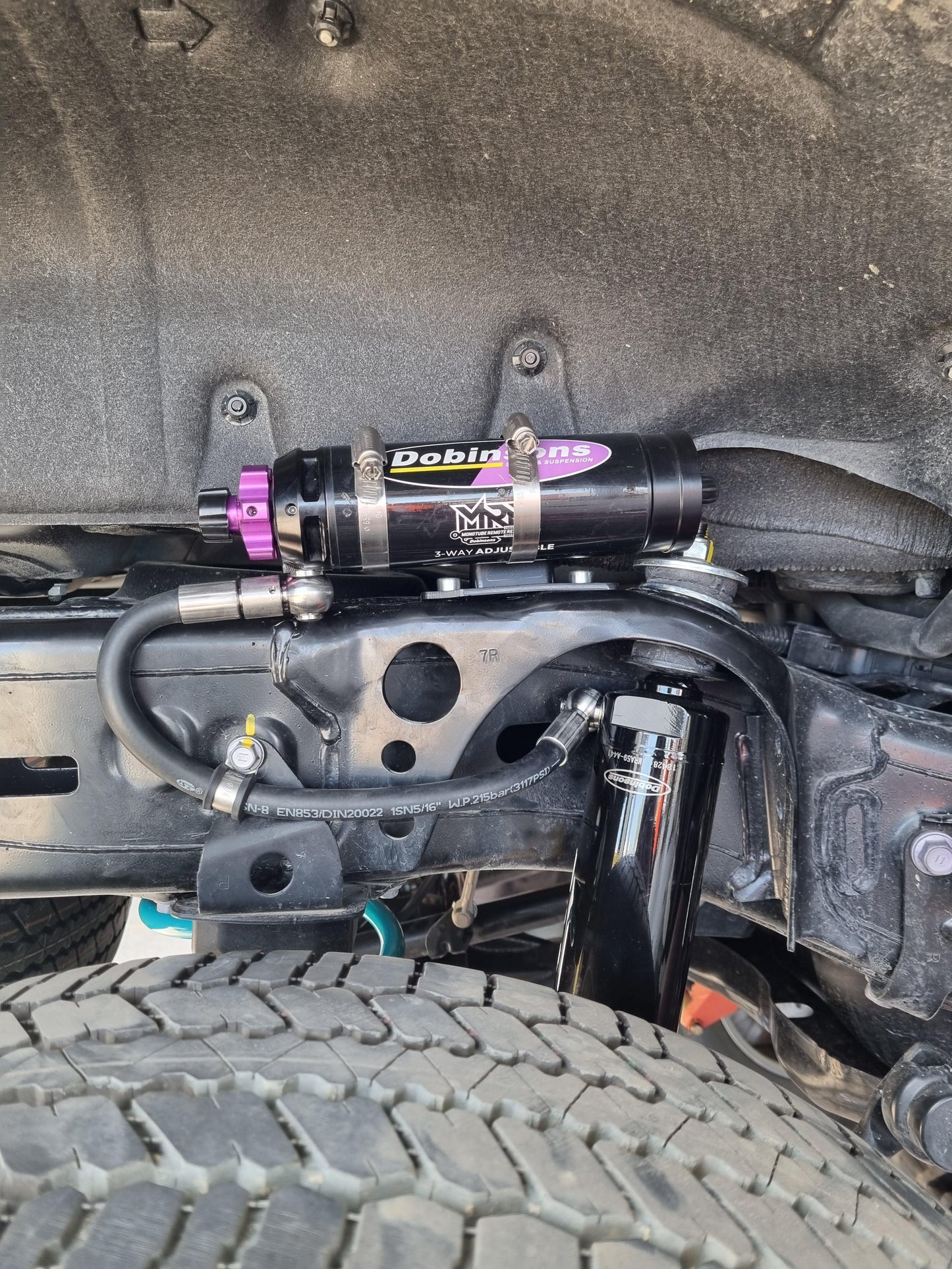 Dobinsons Remote Reservoir Mounting Kit - Toyota Landcruiser 200 / 300 series Rear