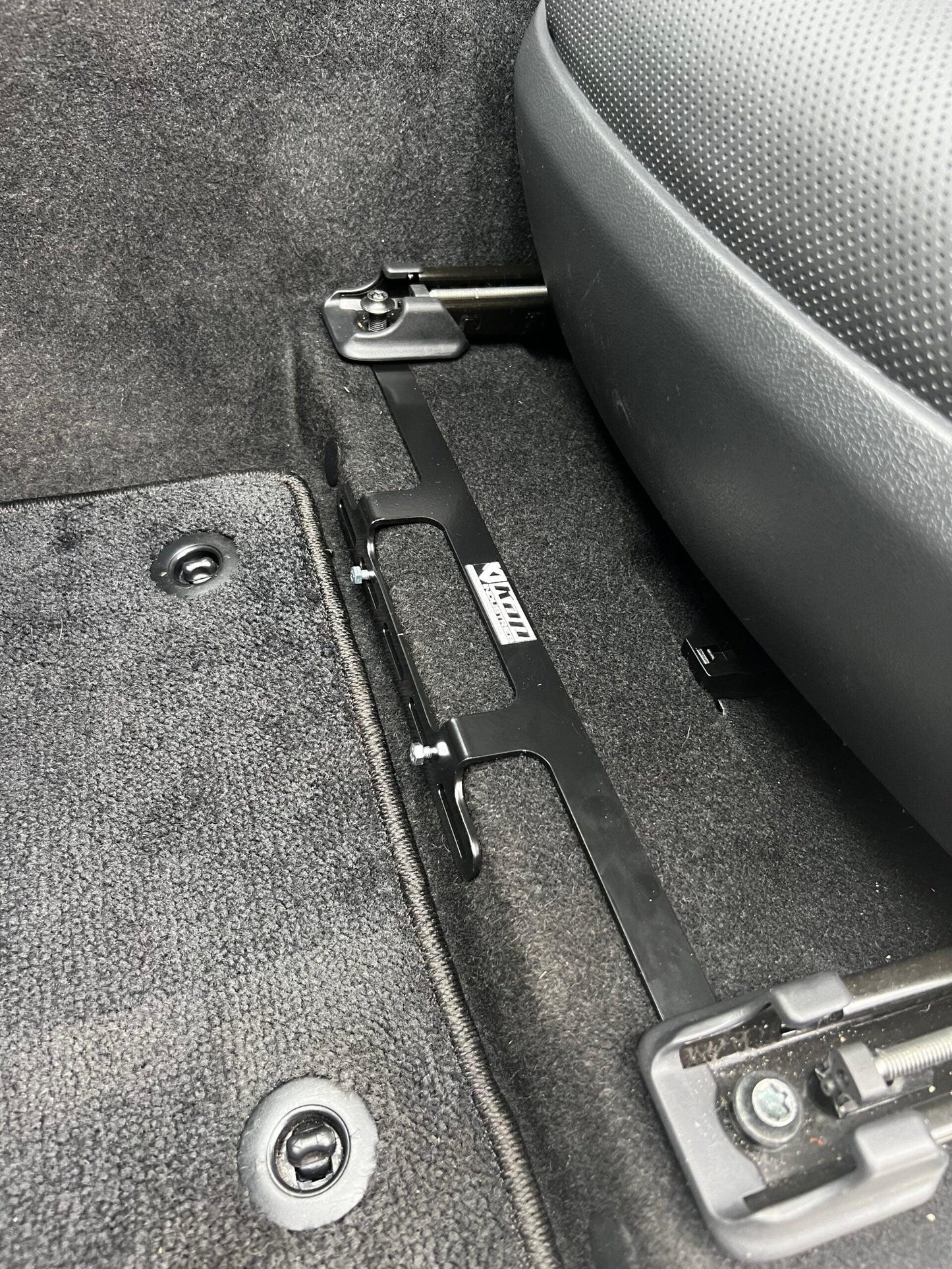 TOYOTA LANDCRUISER 300 SERIES FIRE EXTINGUISHER BRACKET
