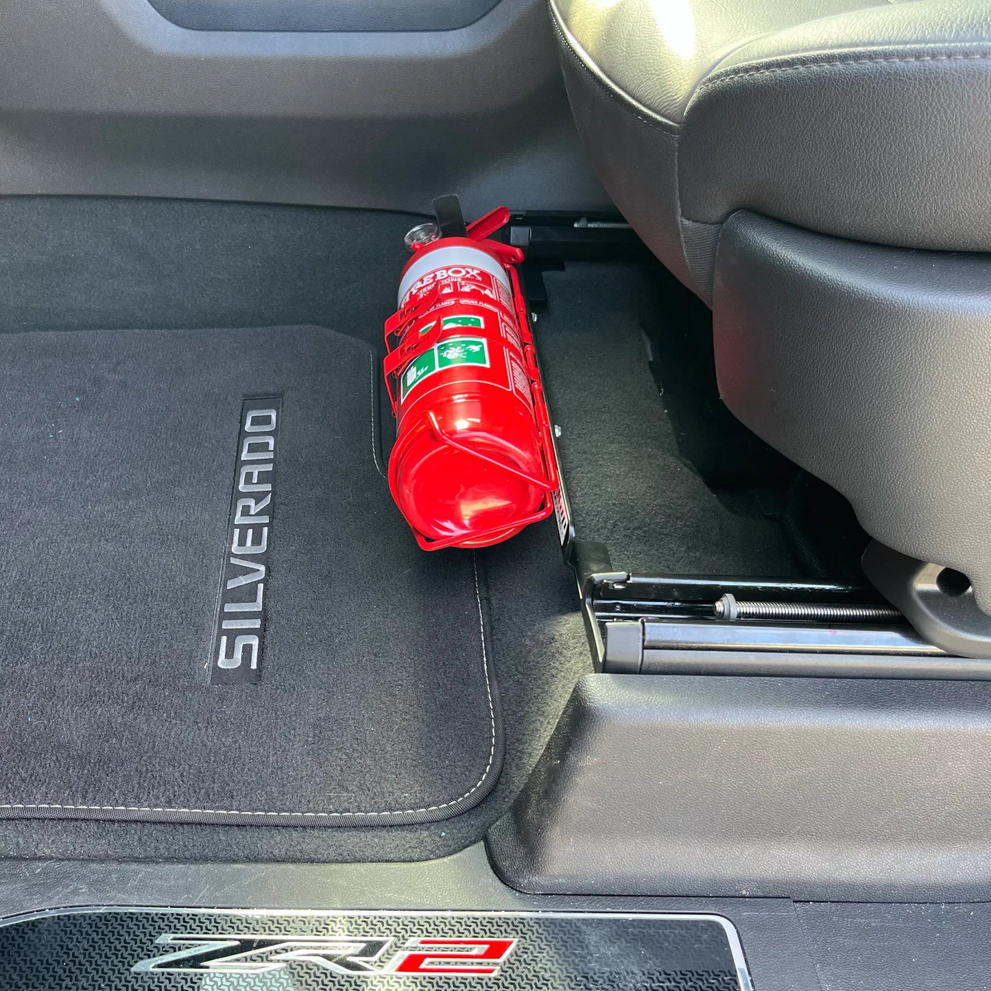 CHEVROLET SILVERADO 1500 4TH GEN 2019+ FIRE EXTINGUISHER BRACKET